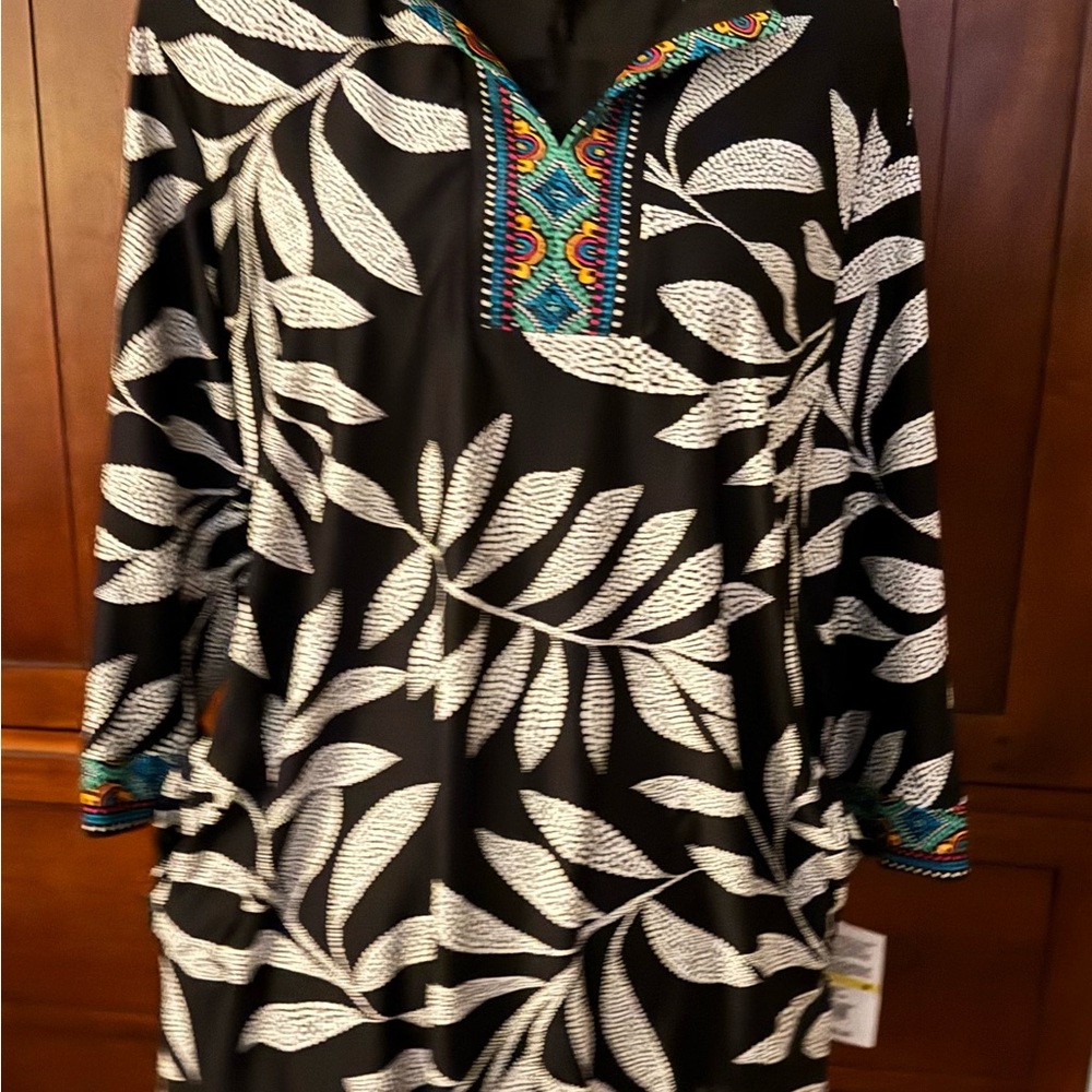 Chic Black and White Leaf Pattern Dress